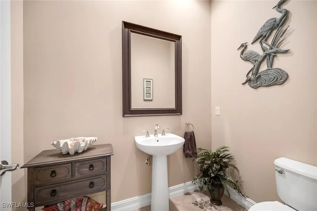 7813 Hawthorne Drive Naples FL 34113