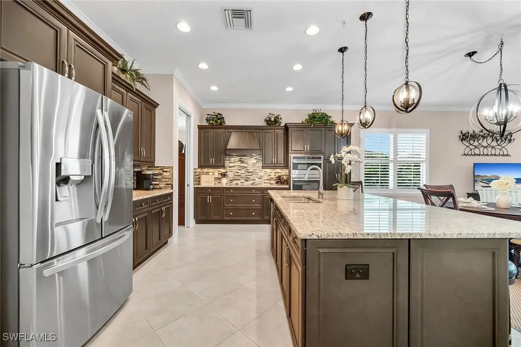 7813 Hawthorne Drive Naples FL 34113