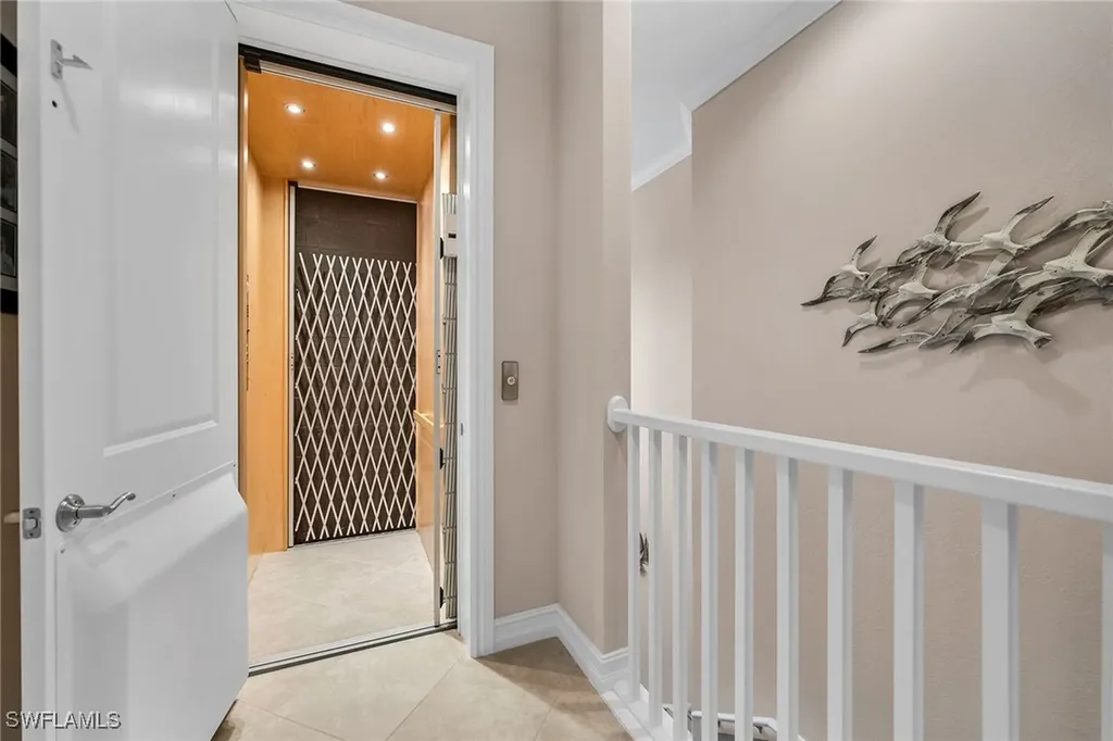 7813 Hawthorne Drive Naples FL 34113