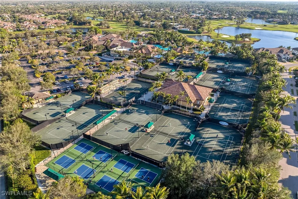 7813 Hawthorne Drive Naples FL 34113