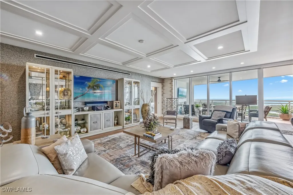 13915 Old Coast Road Naples FL 34110