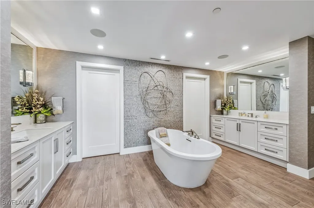 13915 Old Coast Road Naples FL 34110