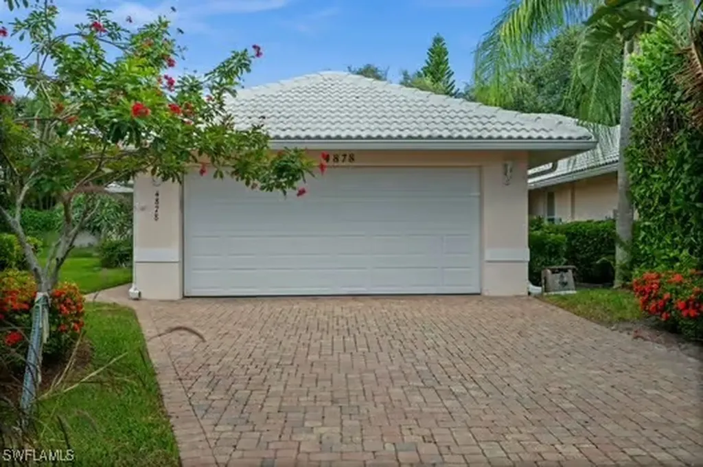 4878 Europa Drive Naples FL 34105