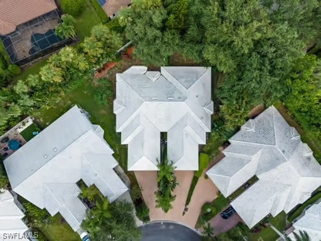 4878 Europa Drive Naples FL 34105