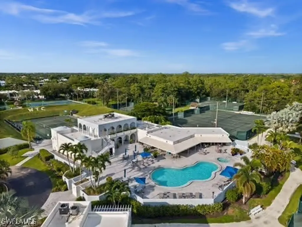 4878 Europa Drive Naples FL 34105