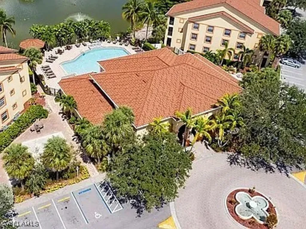 7905 Preserve Circle Naples FL 34119