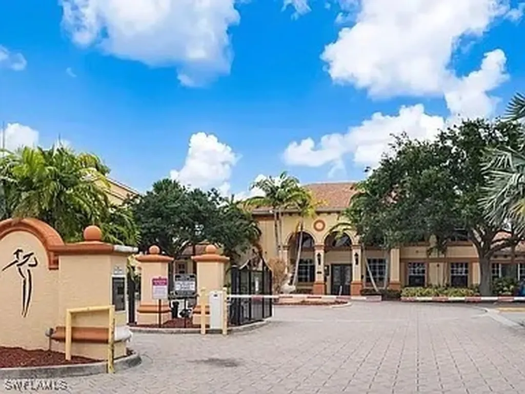 7905 Preserve Circle Naples FL 34119