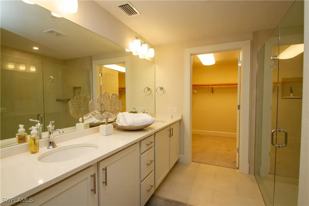 172 Indies Drive E Naples FL 34114
