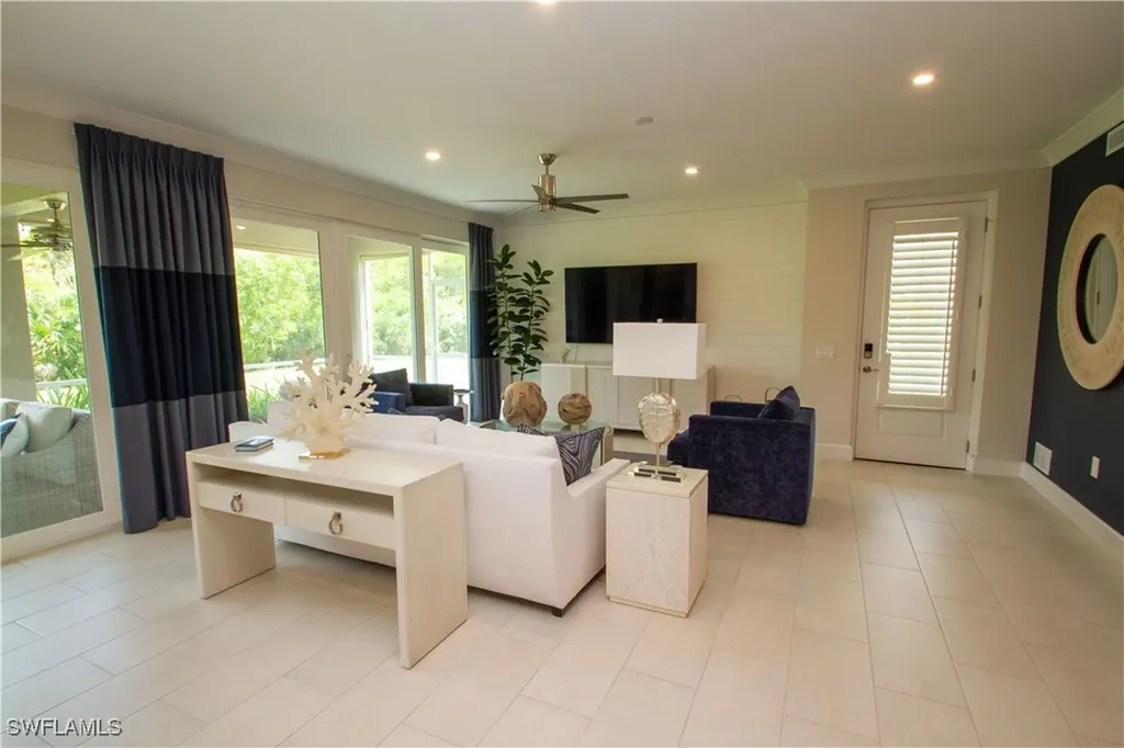 172 Indies Drive E Naples FL 34114