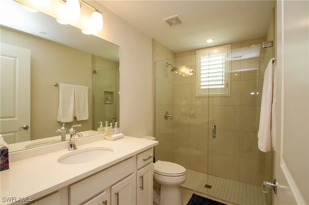 172 Indies Drive E Naples FL 34114