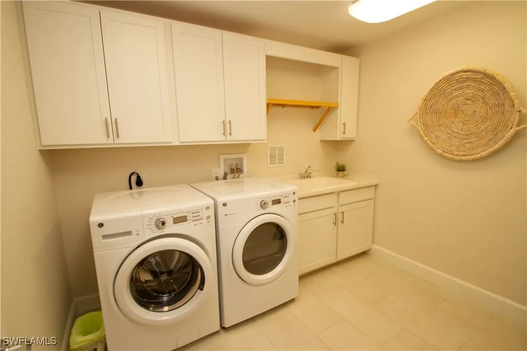 172 Indies Drive E Naples FL 34114