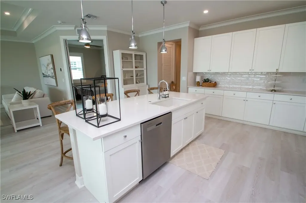 251 Indies Drive E Naples FL 34114