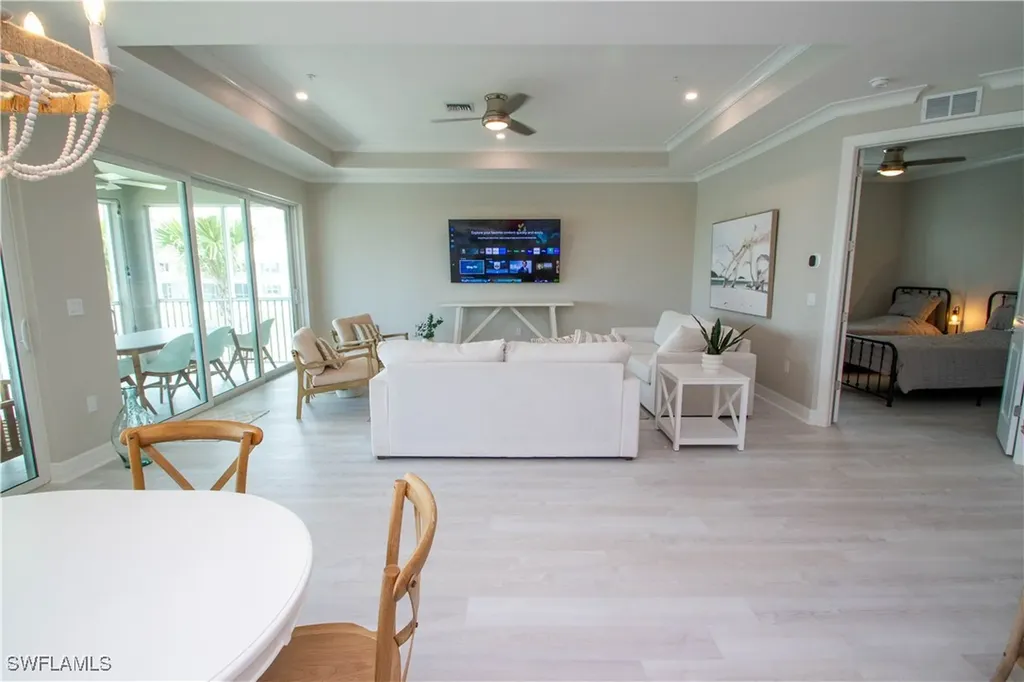 251 Indies Drive E Naples FL 34114