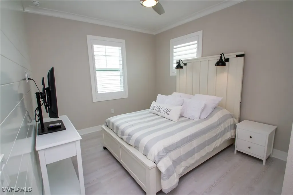 251 Indies Drive E Naples FL 34114