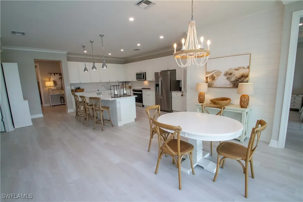 251 Indies Drive E Naples FL 34114