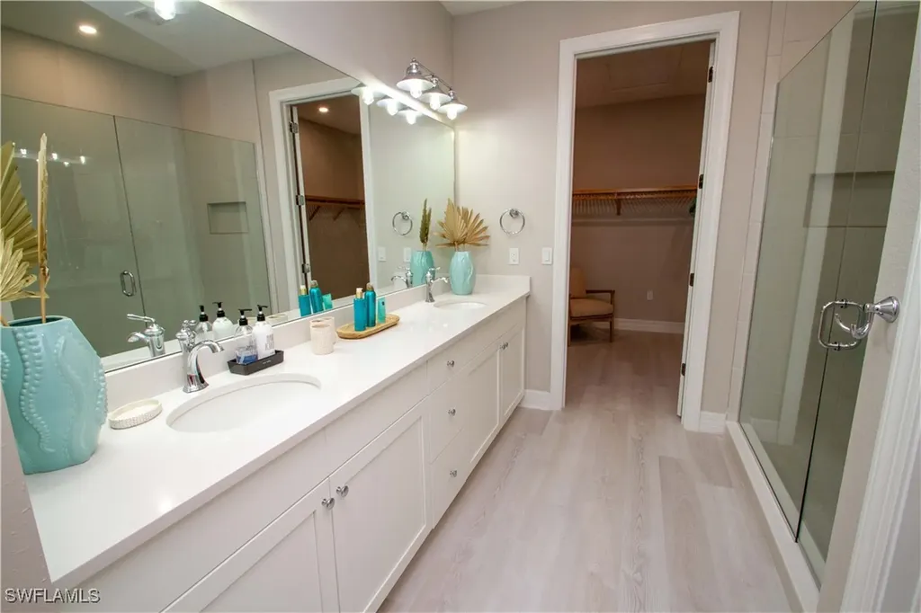 251 Indies Drive E Naples FL 34114