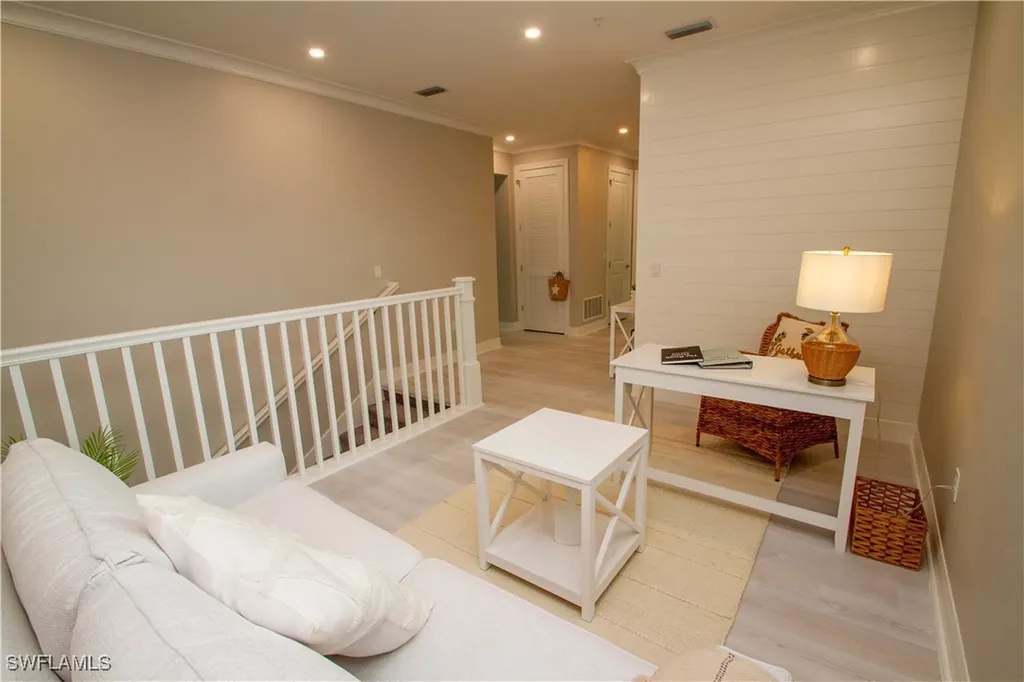 251 Indies Drive E Naples FL 34114