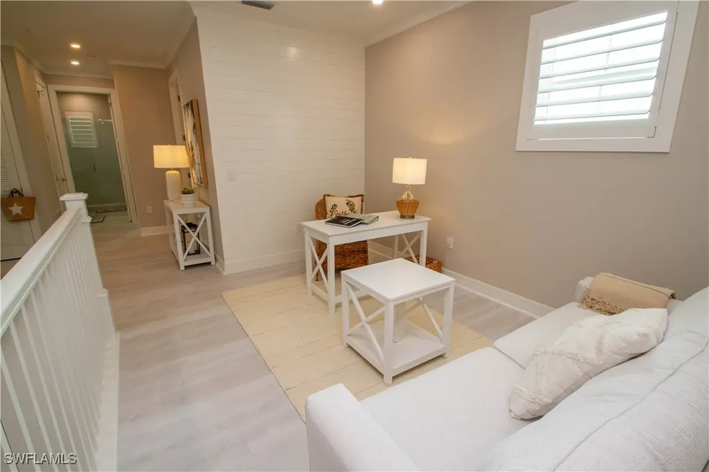 251 Indies Drive E Naples FL 34114