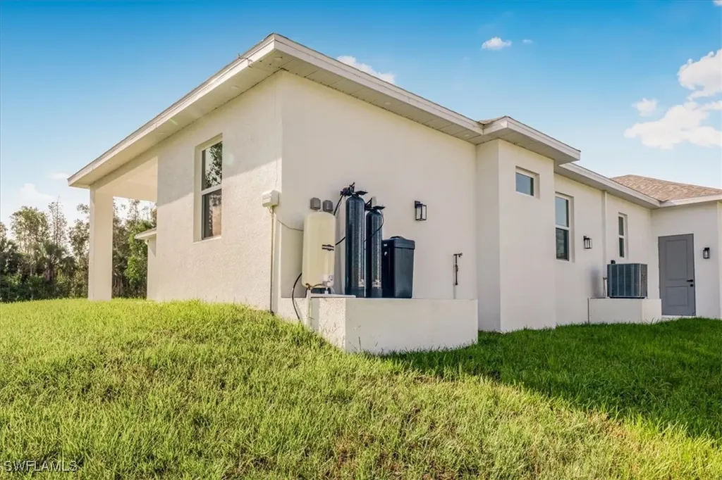 2941 37th Avenue NE Naples FL 34120