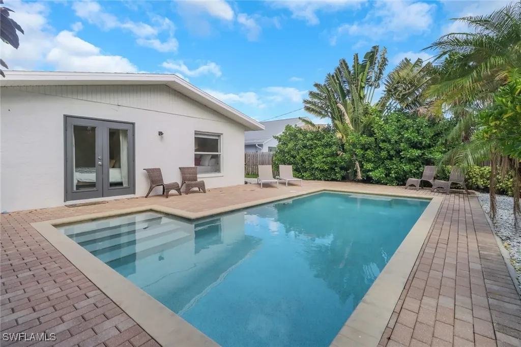 758 93rd Avenue N Naples FL 34108
