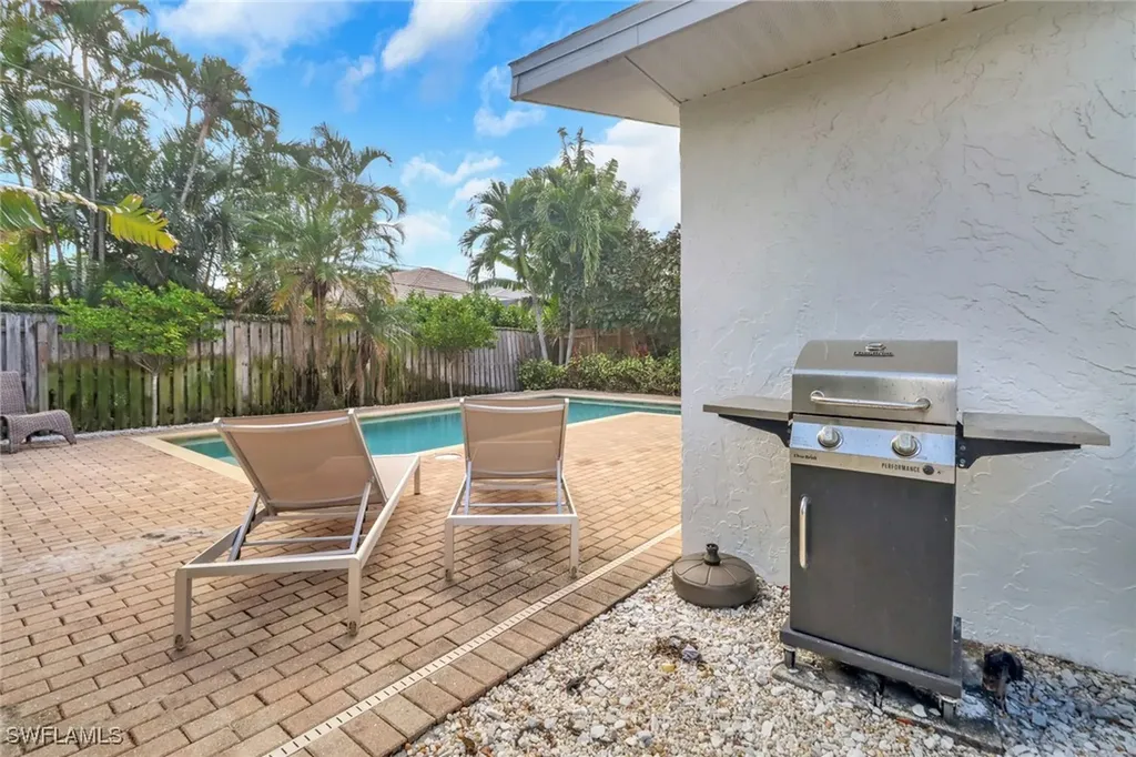 758 93rd Avenue N Naples FL 34108