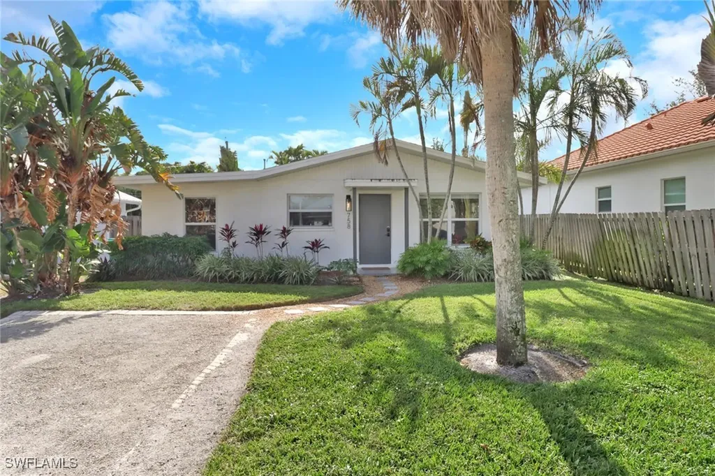 758 93rd Avenue N Naples FL 34108