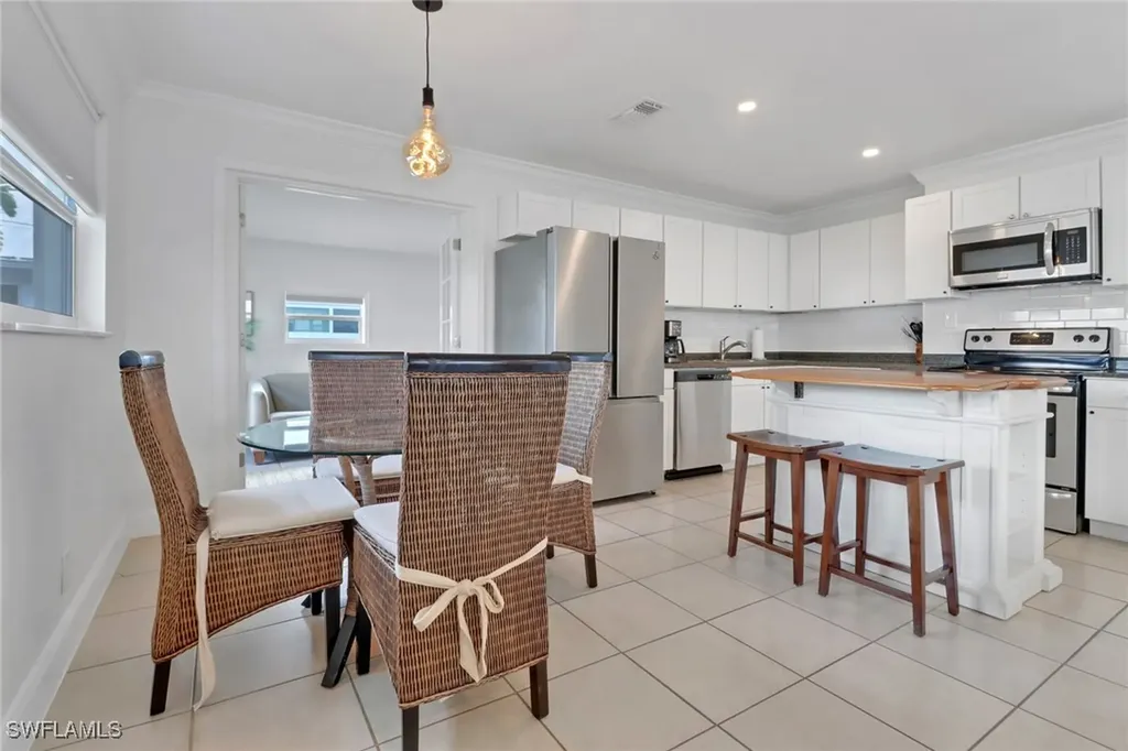 758 93rd Avenue N Naples FL 34108