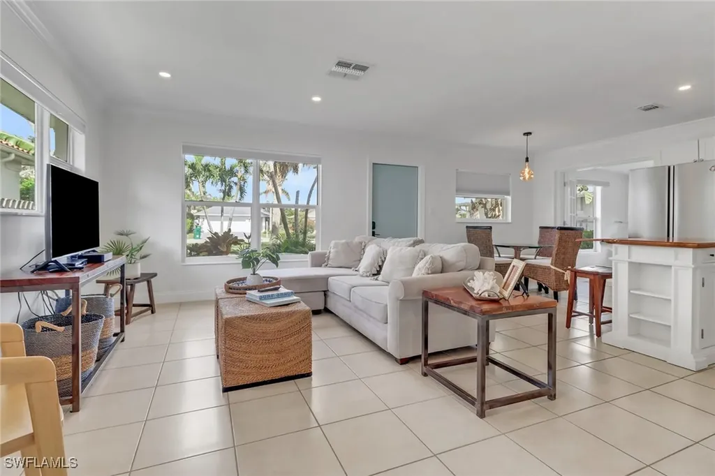758 93rd Avenue N Naples FL 34108