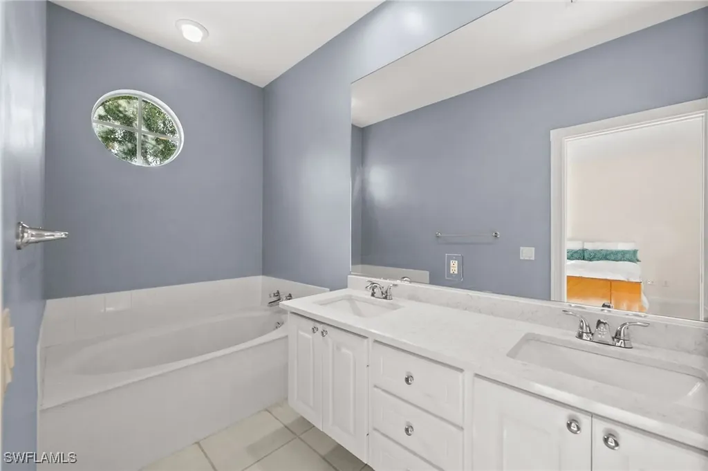 6072 Towncenter Circle Naples FL 34119