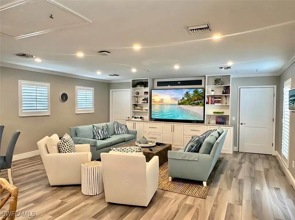 3483 Gulf Shore Boulevard N Naples FL 34103