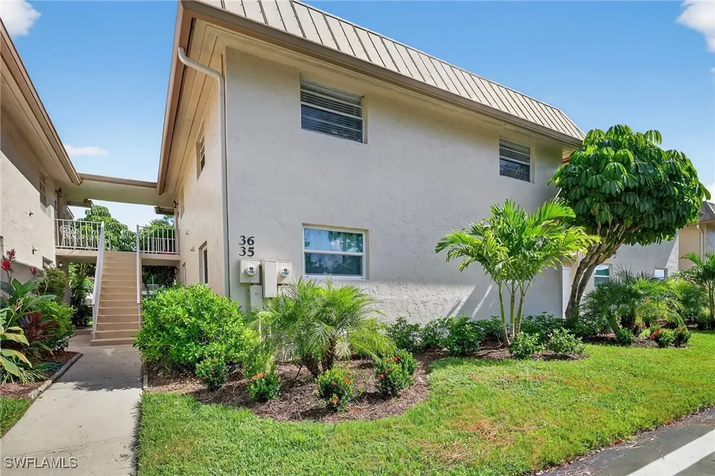 1549 Sandpiper Street Naples FL 34102
