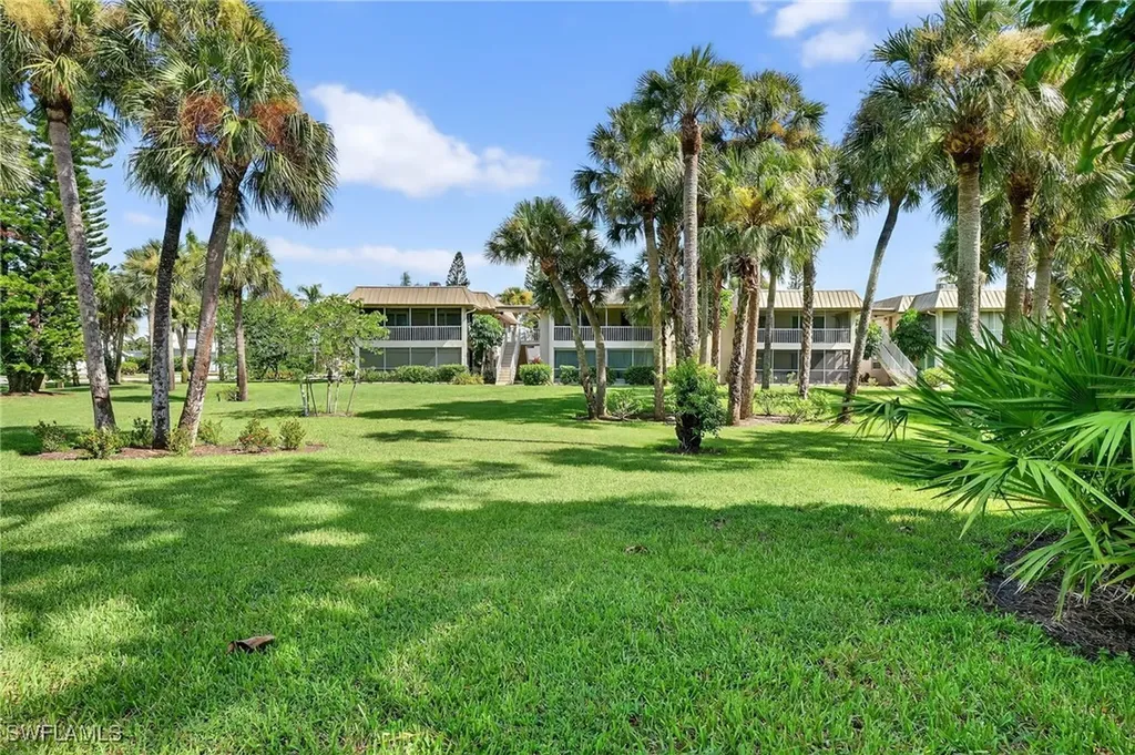 1549 Sandpiper Street Naples FL 34102
