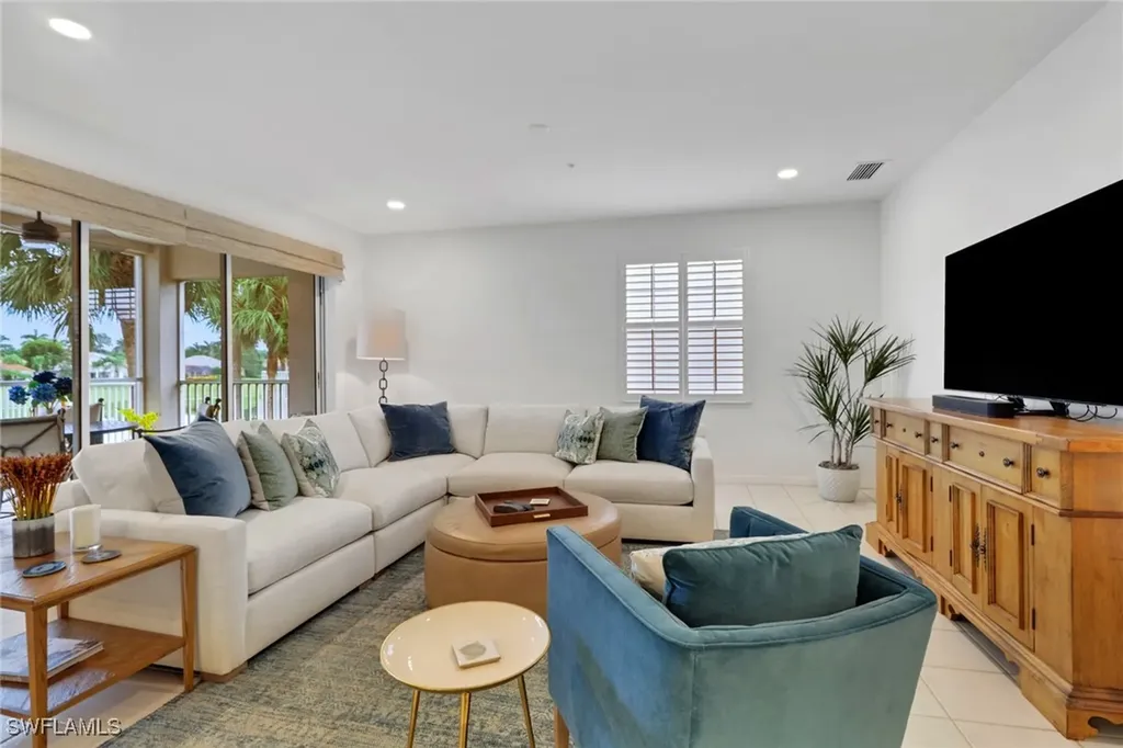 1590 Clermont Drive Naples FL 34109