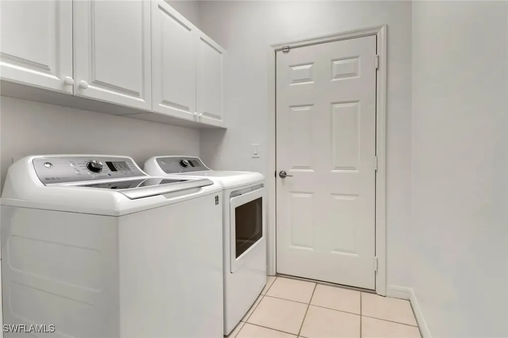 1590 Clermont Drive Naples FL 34109