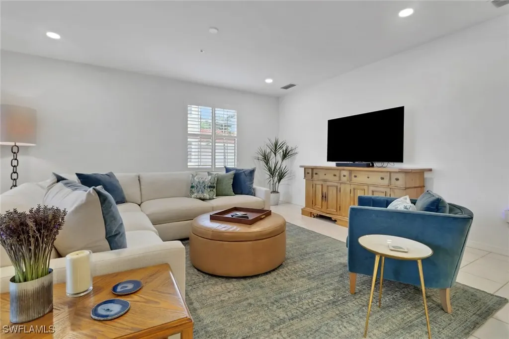 1590 Clermont Drive Naples FL 34109