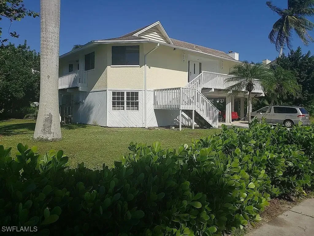 1800 Woodbine Court Marco Island FL 34145