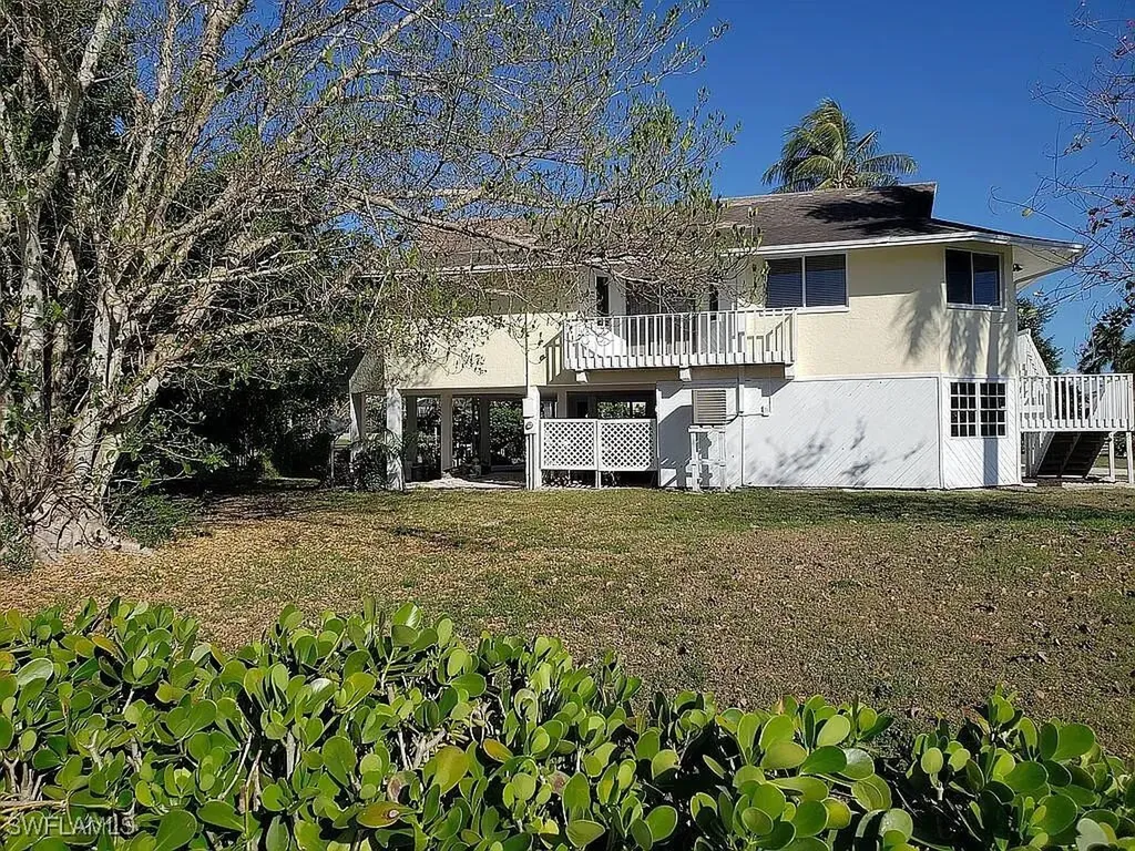 1800 Woodbine Court Marco Island FL 34145