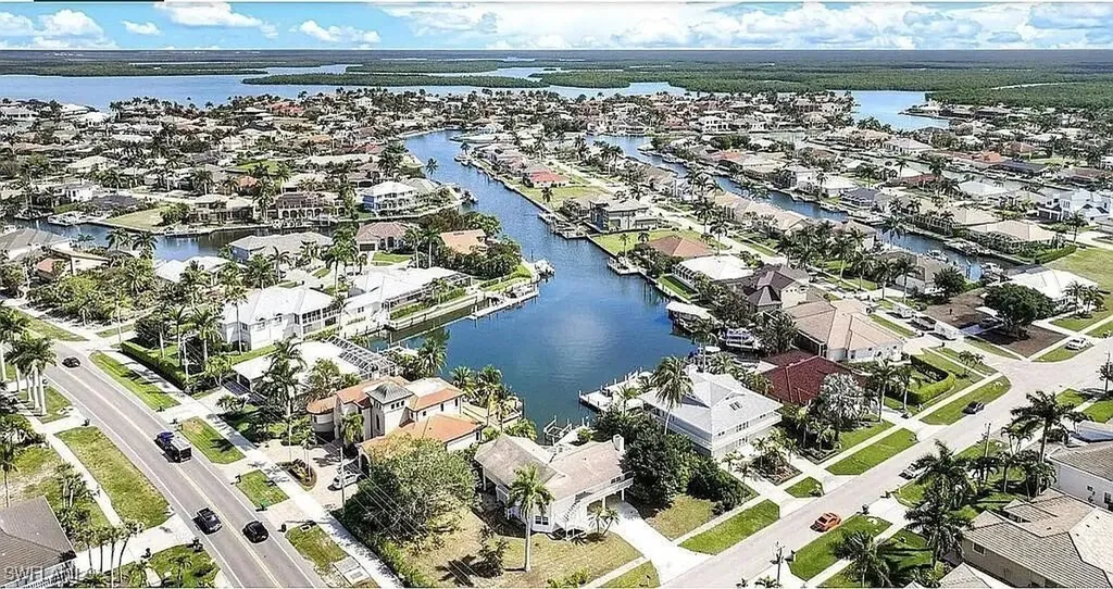 1800 Woodbine Court Marco Island FL 34145