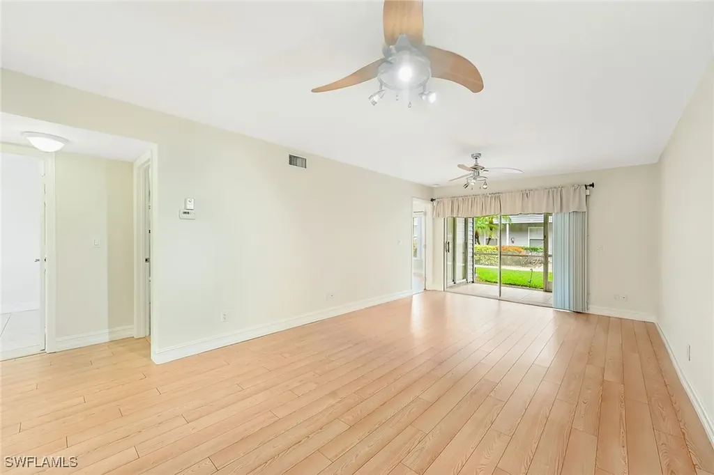 1933 Courtyard Way Naples FL 34112