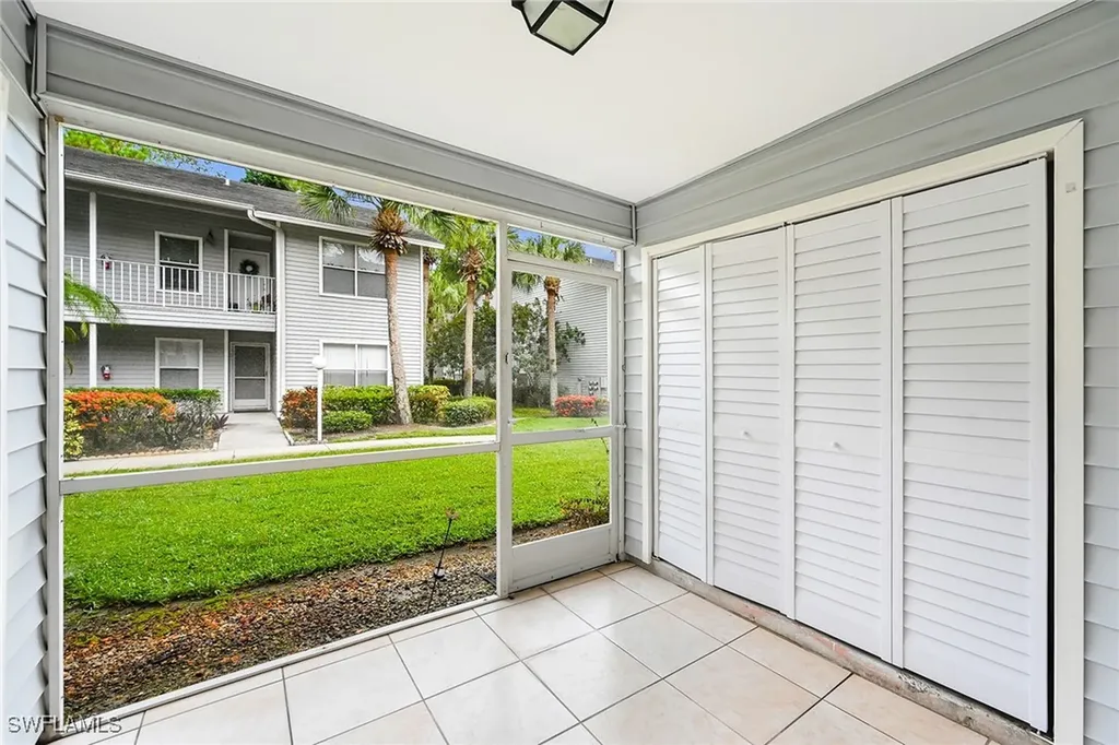 1933 Courtyard Way Naples FL 34112