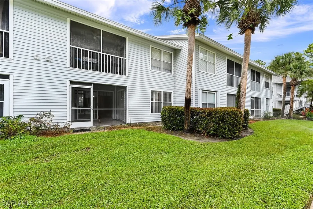 1933 Courtyard Way Naples FL 34112