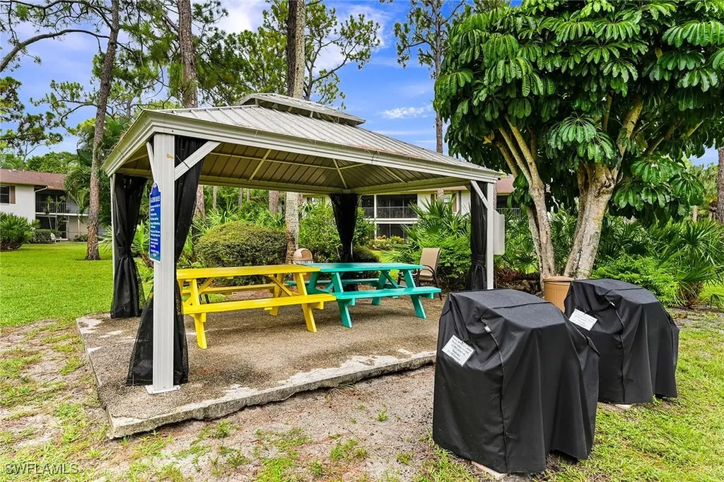 1933 Courtyard Way Naples FL 34112