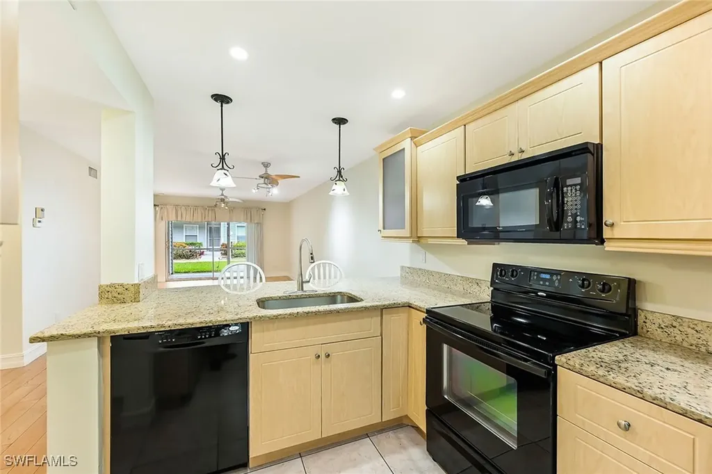 1933 Courtyard Way Naples FL 34112