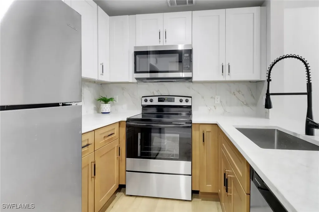 1195 Clam Court Naples FL 34102