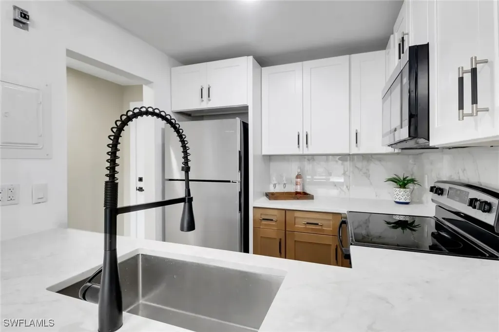 1195 Clam Court Naples FL 34102