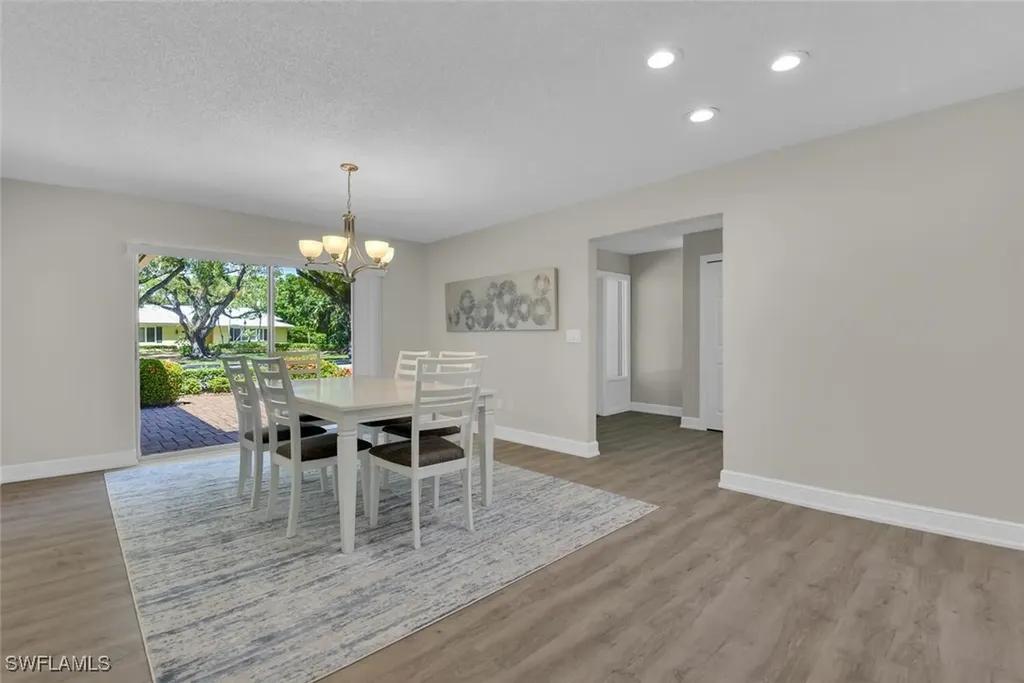 150 1st Avenue N Naples FL 34102