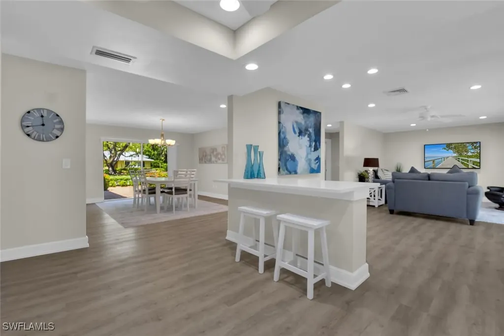 150 1st Avenue N Naples FL 34102