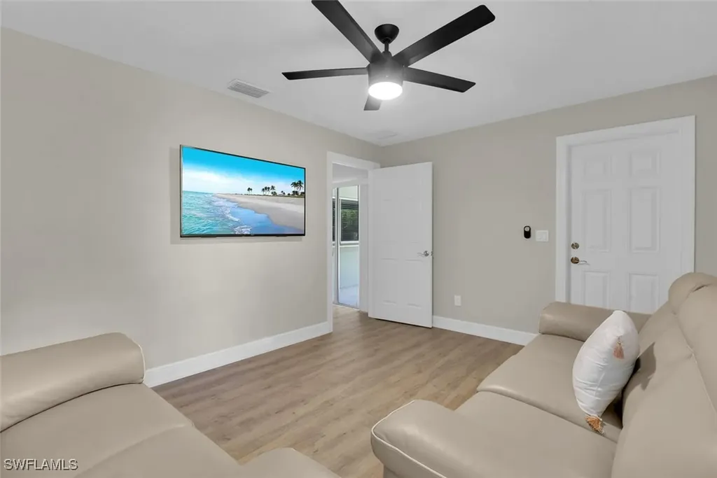 150 1st Avenue N Naples FL 34102