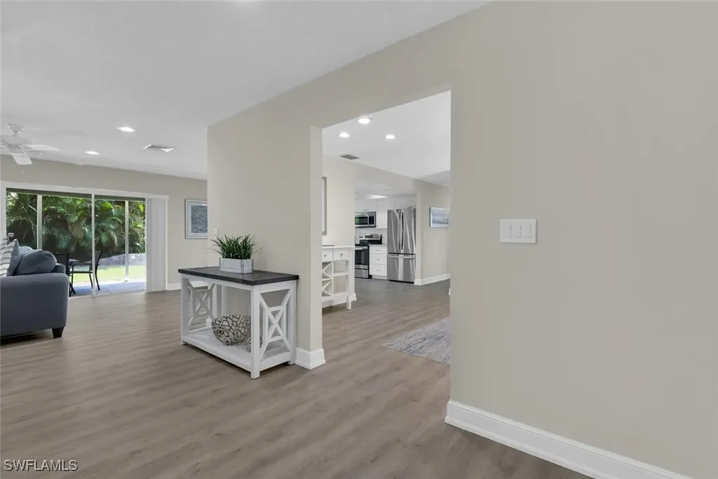150 1st Avenue N Naples FL 34102