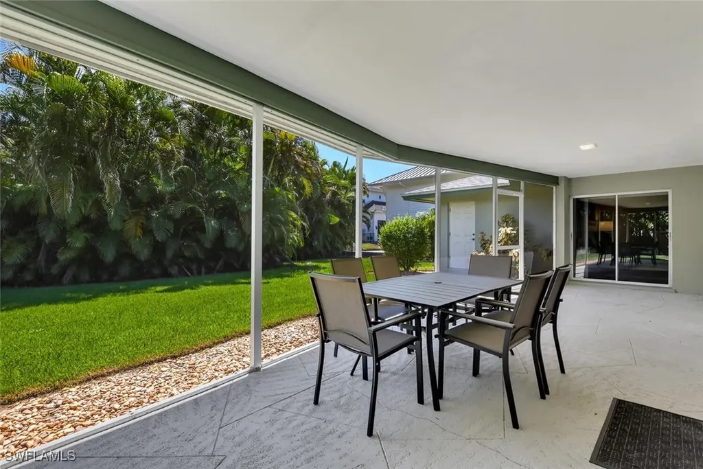 150 1st Avenue N Naples FL 34102